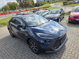 Toyota C-HR+, 2.0 l., off-road / crossover