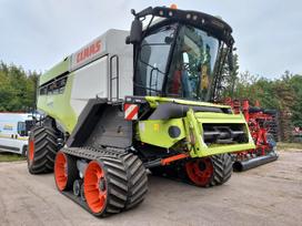 Claas LEXION 8900TT, combine harvesters