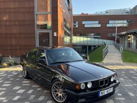 BMW 535, 3.4 l., saloon / sedan