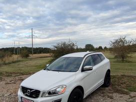 Volvo XC60, 2.4 l., off-road / crossover