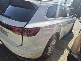 Volkswagen Touareg, 3.0 l., off-road / crossover