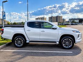 Mitsubishi L200, 2.3 l., Пикап