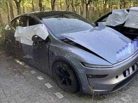 Tesla Model Y, 82 кВт·ч, Внедорожник / Кроссовер