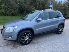 Volkswagen Tiguan, 2.0 l., Минивэн