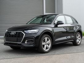 Audi Q5, 2.0 l., off-road / crossover