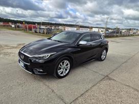 Infiniti Q30, 1.5 l., Хэтчбек