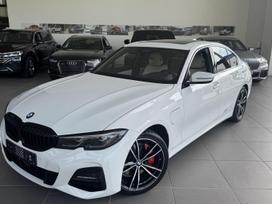 BMW 330, 2.0 l., saloon / sedan