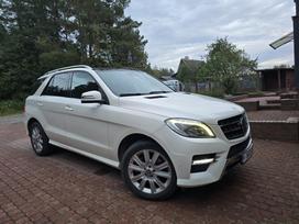 Mercedes-Benz ML350, 3.0 l., off-road / crossover