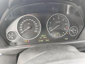 BMW 320, sedans
