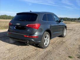 Audi Q5, 3.2 l., off-road / crossover