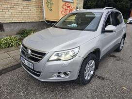 Volkswagen Tiguan, 1.4 l., off-road / crossover