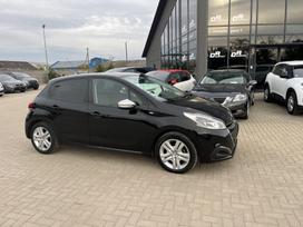 Peugeot 208, 1.2 l., hatchback