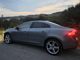Volvo S60, 2.0 l., saloon / sedan