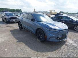 Ford Mustang Mach-E, off-road / crossover