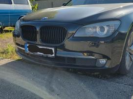 BMW 750, 4.4 l., sedanas