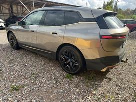 BMW iX, 112 kWh, off-road / crossover