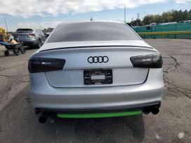 Audi S6 dalimis. Plaukiantis galima