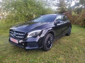 Mercedes-Benz GLA180, 1.6 l., off-road / crossover