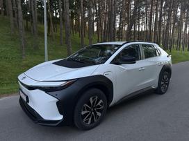 Toyota bZ4X, 73 kWh, off-road / crossover