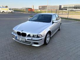 BMW 528, sedanas