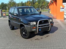 Nissan Terrano, 2.4 l., Внедорожник / Кроссовер