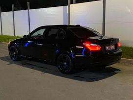 BMW 520, 2.0 l., saloon / sedan