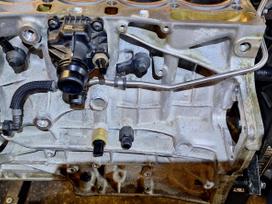 Volvo Xc40 variklio detalės