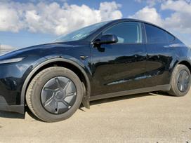 Tesla Model Y, off-road / crossover