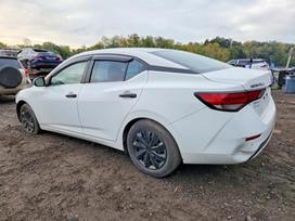 Nissan Sentra, 2.0 l., saloon / sedan