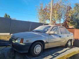 Opel Kadett, 1.3 l., saloon / sedan
