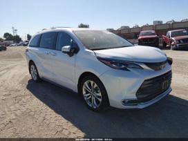 Toyota Sienna, 2.5 l., passenger minibus