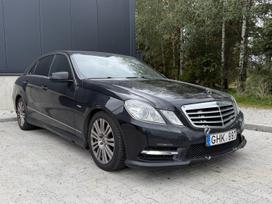 Mercedes-Benz E200, 2.1 l., saloon / sedan