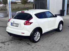Nissan Juke, 1.6 l., off-road / crossover