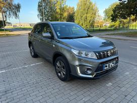 Suzuki Vitara, 1.0 l., off-road / crossover