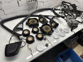 BMW X6 dalimis. Vairas vibro sildomas bang olufsen muzika alcantara lubu