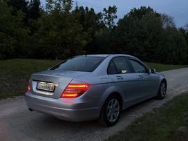 Mercedes-Benz C200, Седан