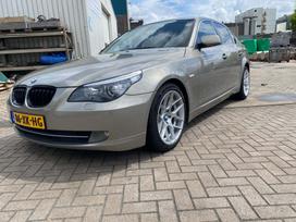 BMW 525, 2.5 l., saloon / sedan