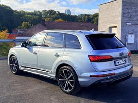 Audi Q7, 3.0 l., off-road / crossover