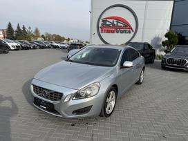 Volvo V60, 2.0 l., Седан