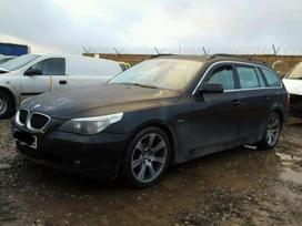 BMW 525 Bmw 525i 141kw 2004 dalimis black saphire metalic spalva maz