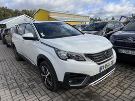 Peugeot 5008, 1.5 l., off-road / crossover