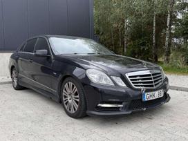 Mercedes-Benz E200, 2.1 l., Седан