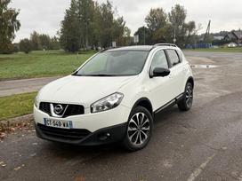Nissan Qashqai, 1.6 l., off-road / crossover