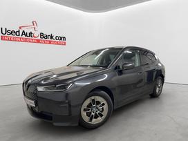 BMW iX, 77 kWh, visureigis / krosoveris