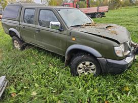 Nissan Navara dalimis. Galinės efs lingės 300