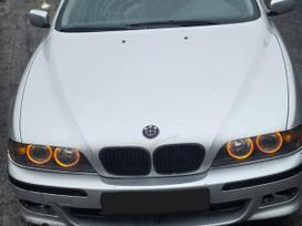BMW 530 dalimis