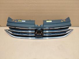 Volkswagen Tiguan front grill