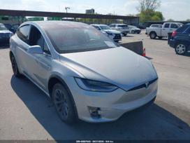 Tesla Model X, visureigis / krosoveris