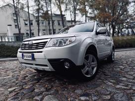 Subaru Forester, 2.0 l., off-road / crossover
