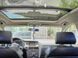 Audi Q7, 3.0 l., off-road / crossover